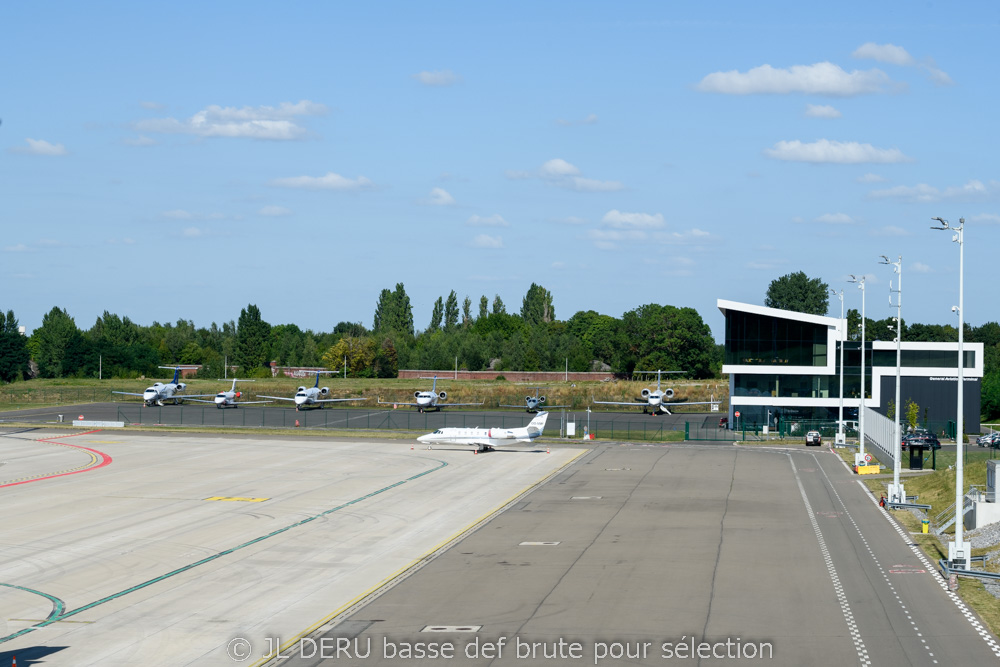 Liege airport
 General Aviation Terminal - ASL Group